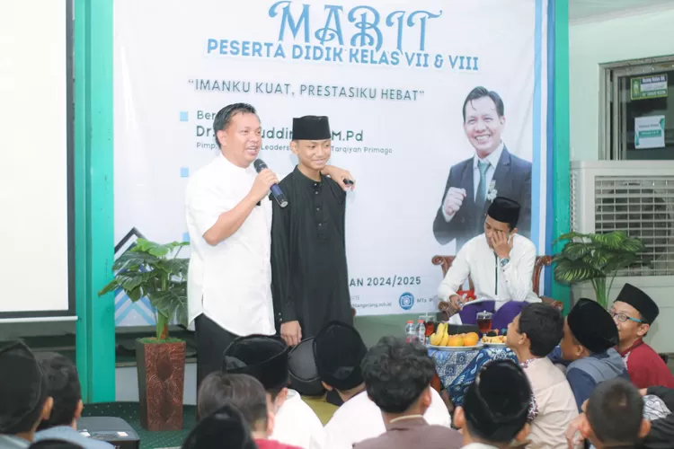 Awaluddin Faj berikan Motivasi pada Siswa di MTS Plus Asy-Syukriyah Tanggerang