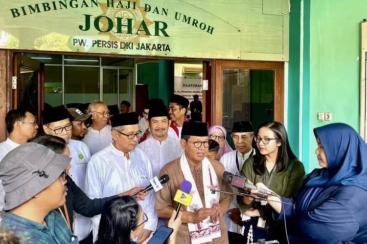 alon Gubernur Jakarta nomor urut tiga, Pramono Anung, bersilaturahmi ke kantor Organisasi Persatuan Islam (PERSIS), di Johar Baru, Jakarta Pusat - Foto: Henri Lukmanul Hakim