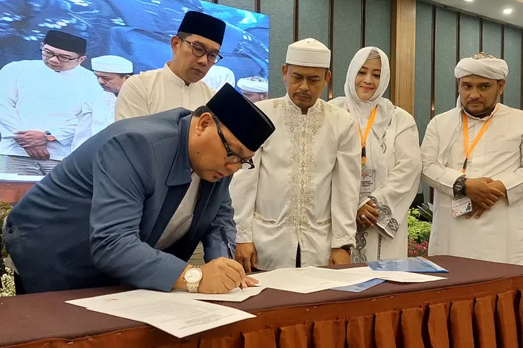 D Ridwan Kamil-Suswono Teken Pakta Integritas