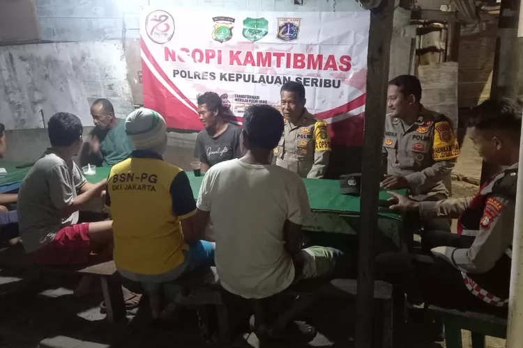 Kapolsek Kepulauan Seribu Selatan Gelar Ngopi Kamtibmas di Pulau Tidung