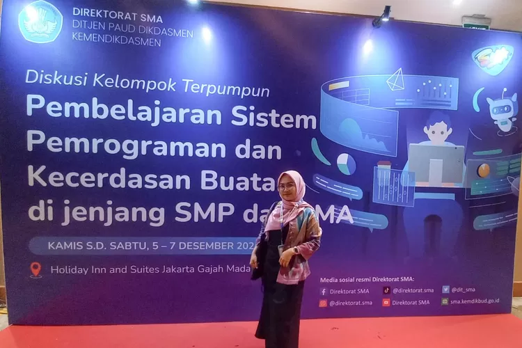 delegasi SMP Prima Cendekia Islami yang juga merupakan guru TIK, Sofhia Nabilah, S.Pd - Foto: Istimewa