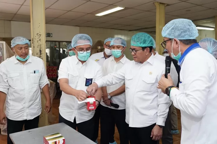 Menteri Perdagangan Budi Santoso mengunjungi eksportir teh yaitu teh Walini di Bandung, Jawa Barat - Foto: Istimewa