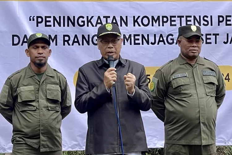 Ketua PW PERSIS Jakarta, Drs KH. Sofyan Munawar (didepan) di acara Brigade PERSIS - Foto: Henri Lukmanul Hakim