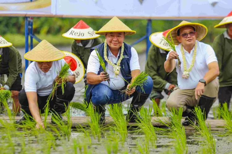 Jamin KetPemprov DKI Jakarta Perkuat Kerja Sama Pangan dengan Pemkab Sidoarjo - Foto: Istimewa
