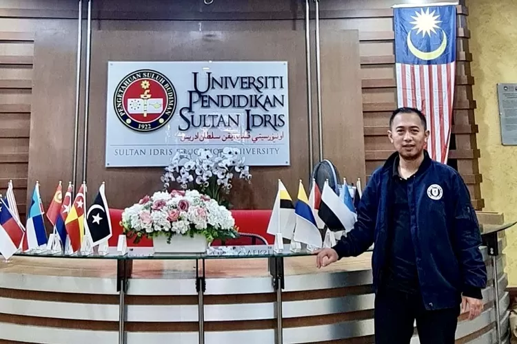  Kepala Sekolah Menengah Pertama (SMP) Prima Cendekia Islami (PCI), Beni Saputro, M.Pd - Foto: Dok Pribadi