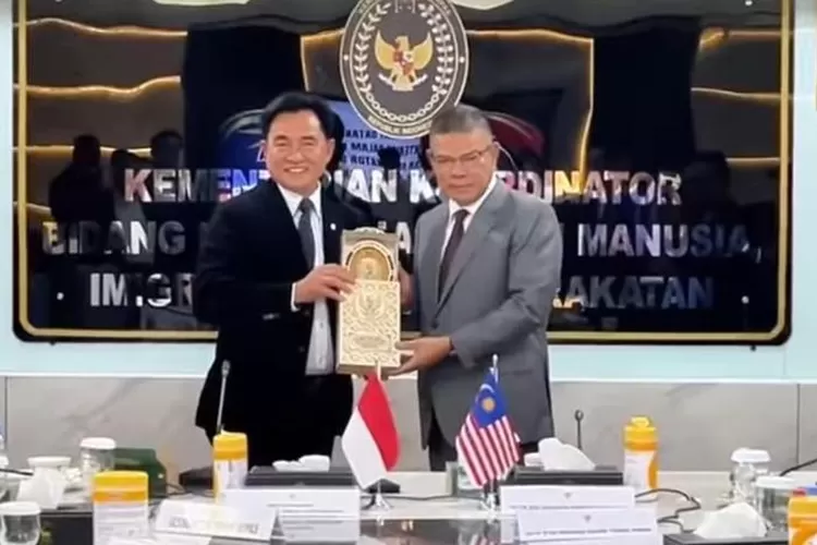Pertemuan Menko Kumham Imipas Yusril Ihza Mahendra dengan Mendagri Malaysia Saifuddin Nasution Ismail pada Selasa, 25 Februari 2025.(Instagram/kumham.imipas)