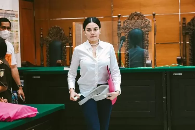 Dulu Kasus Pencemaran Nama Baik, Kini Nikita Mirzani Ditahan Buntut Skandal Pemerasan Pengusaha Skincare  Deskripsi Singkat (100 minimal karakter): Keywords: Nikita Mirzani, Pemerasan, Pengusaha Skincare