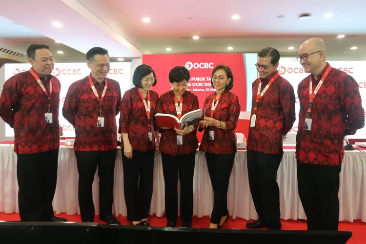 Direksi OCBC Bank dalam suasana RUPS