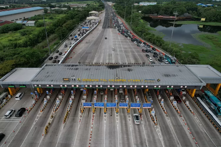 Pintu Masuk Tol (Foto jasamarga.com) 
