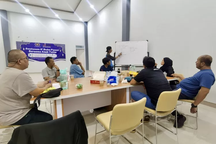Pewarta Foto Indonesia (PFI) Tangerang menggelar rapat kerja (raker) di Aula Gedung Layanan Informasi Tangerang Selatan - Foto: Istimewa