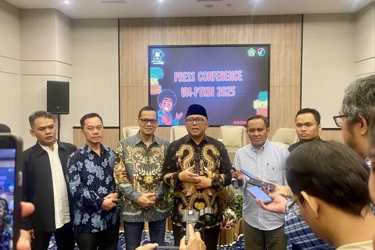 Panitia Ujian Masuk Perguruan Tinggi Keagamaan Islam Negeri (UM-PTKIN) tahun 2025 memberikan keterangan kepada awak media - Foto: Henri Lukmanul Hakim