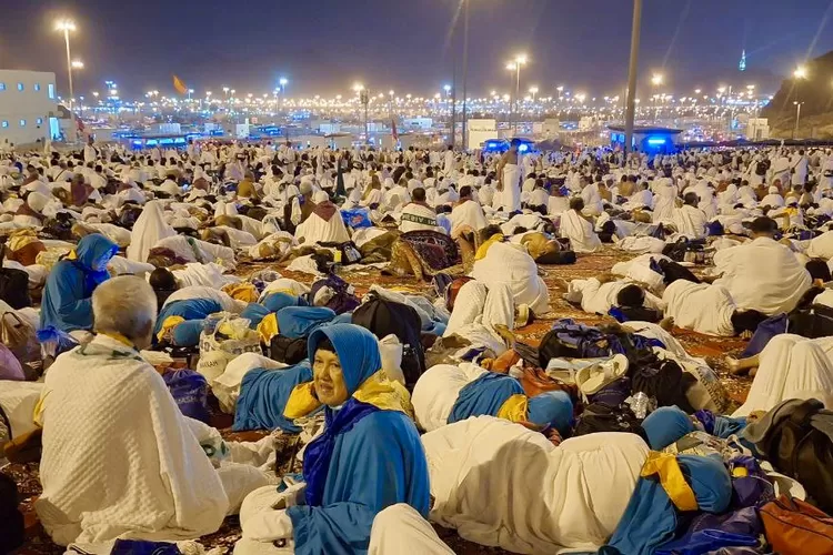 (Ilustrasi) Jemaah melakukan Mabit di Muzdalifah - Foto: Henri Lukmanul Hakim