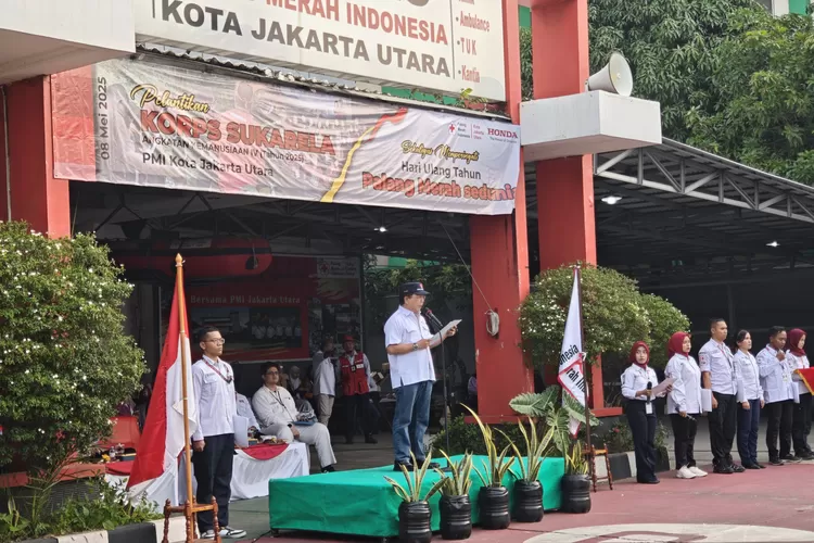 Ketua PMI Kota Jakarta Utara Rijal saat Membacakan SK Pelantikan KSR Kemanusiaan 4 