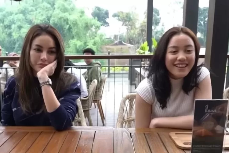 Momen pertemuan Nikita Mirzani dan Lolly yang diunggah di kanal YouTube Crazy Nikmir REAL pada 18 Februari 2025 lalu. (Tangkapan layar YouTube Crazy Nikmir REAL)