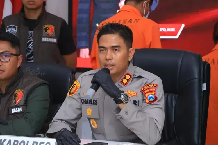 Kapolres Ngawi AKBP Charles Pandapotan Tampubolon, saat Konferensi Pers