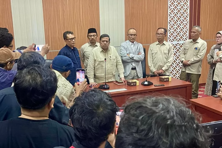 Kepala BPJPH, Ahmad Haikal Hasan memberikan keterangan kepada awak media di Jakarta - Foto: Henri Lukmanul Hakim