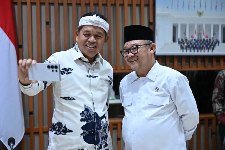 Menteri Pendidikan Dasar dan Menengah (Mendikdasmen), Abdul Mu&rsquo;ti, menerima kunjungan Gubernur Jawa Barat, Dedi Mulyadi 
