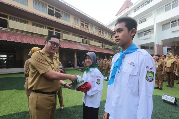 Wakil WaliKota Tangerang Maryono Hasan melepas kontingen PMI Kota Tangerang