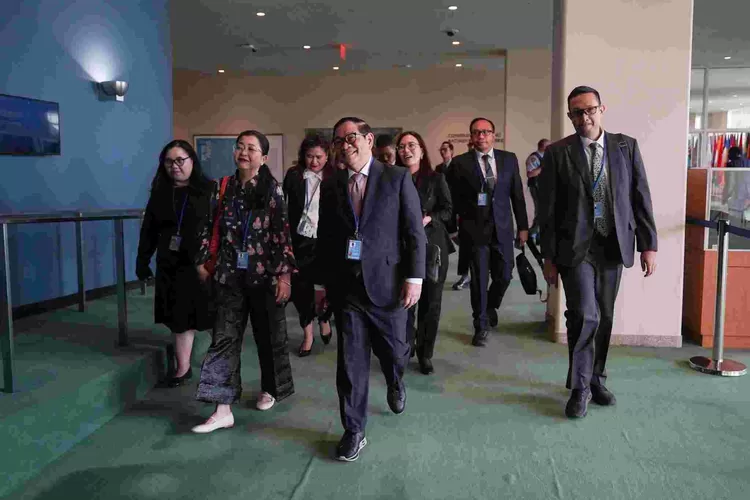 Gubernur DKI Jakarta, Pramono Anung, bersama Wakil Menteri Luar Negeri Republik Indonesia, Arrmanatha Nasir, menghadir undangan PBB di New York