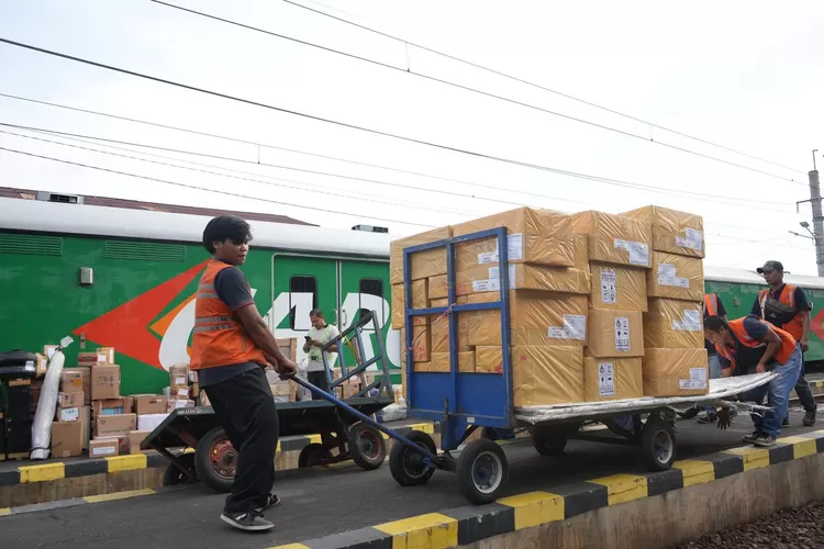 Angkutan barang Kereta Api Indonesia Daop 6 Yogyakarta
