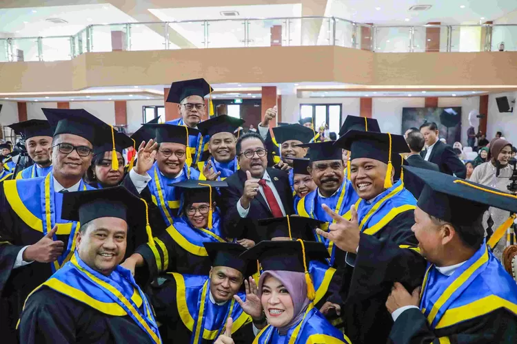  Wakil Gubernur DKI Jakarta, Rano Karno, menghadiri Wisuda XVIII Sekolah Tinggi Ilmu Pemerintahan Abdi Negara (STIPAN)