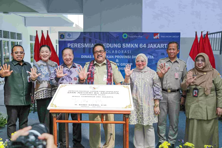 agub Rano Karno, meresmikan revitalisasi Sekolah Menengah Kejuruan Negeri (SMKN) 64 Jakartaagub Rano Karno, meresmikan revitalisasi Sekolah Menengah Kejuruan Negeri (SMKN) 64 Jakarta
