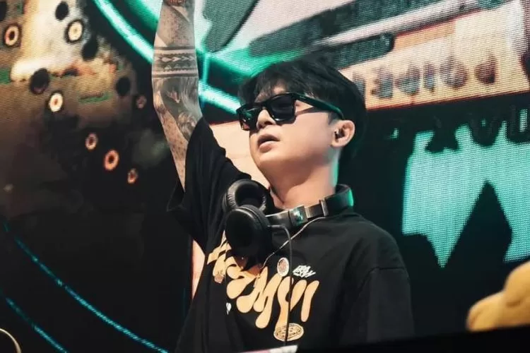 Musisi Disk Jockey (DJ) Bravyson Vconk. (Instagram.com/@bravyson.vconk)