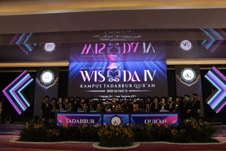Kampus Tadabbur Qur&rsquo;an STIQ Ar-Rahman Gelar Wisuda ke-IV