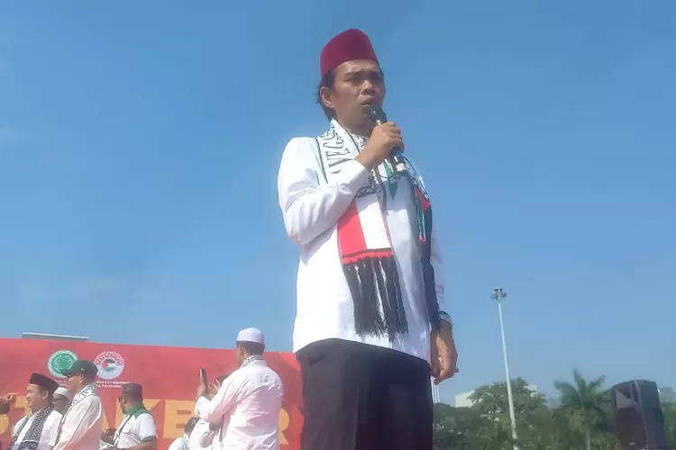 UAS saat Orasi di Aksi Bela Palestina di Monas