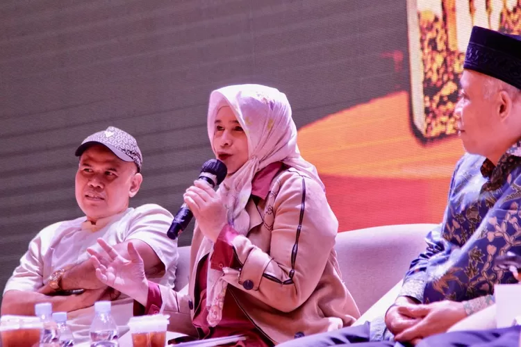 Budayawan muslimah, Neno Warisman - Foto: Henri Lukmanul Hakim