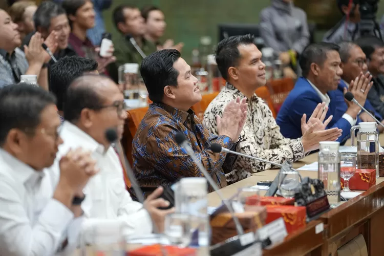 Ketum PSSI dalam Rapat dengan DPR-RI