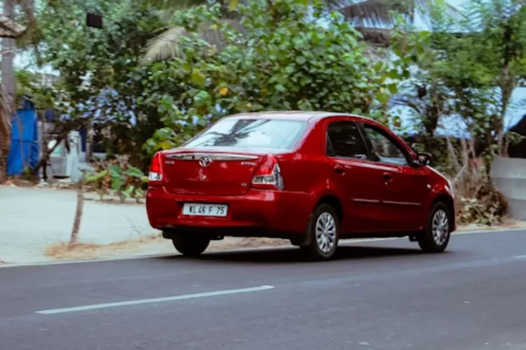 Sedan Bekas di Bawah Rp50 Juta, Pilihan Mobil Nyaman dan Stylish untuk Harian