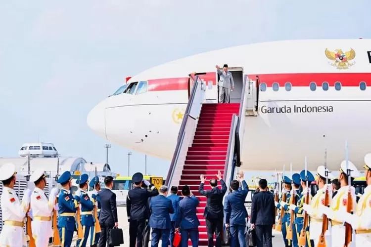 Presiden Prabowo Kembali ke Tanah Air Usai Rangkaian Kunjungan Kerja di Tiongkok - Foto: BPMI Setpres