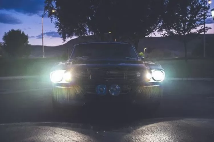 Saat Lampu Bi-LED Mobil Jadi Tren Modifikasi, namun Picu Keluhan Pengendara Lain yang Silau di Jalan Raya