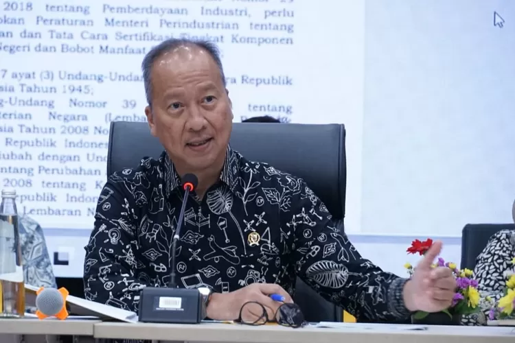 Menteri Perindustrian Agus Gumiwang Kartasasmita 