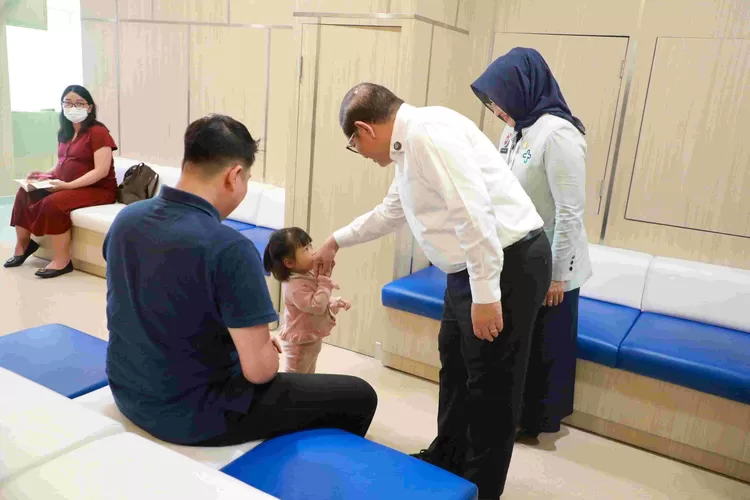 Pastikan Layanan Kesehatan Meningkat, Gubernur Pramono Tinjau RSUD Budi Asih