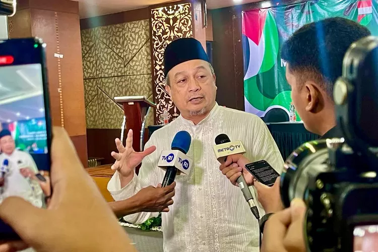 Pembina Indonesia Global Peace Convoy (IGPC), Ustaz Bachtiar Nasir (UBN) ketika memberikan keterangan kepada awak media - Foto: Henri Lukmanul Hakim