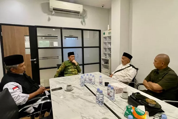 Keluarga korban tragedi Tanjung Priok 1984 mengunjungi kantor Majelis Ulama Indonesia (MUI) Pusat di Jalan Proklamasi, Jakarta - Foto: Henri Lukmanui Hakim