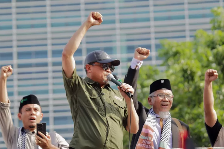 Ketua Umum Jalinan Alumni Timur Tengah Indonesia (JATTI) dan Ketua Pembina Global Peace Convoy Indonesia, Ustaz Bachtiar Nasir (UBN) - Foto: Henri Lukmanul Hakim