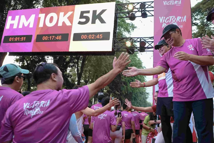 Gubernur Pramono Lepas Peserta Victoria Run 2025 dan Olympic Day Run