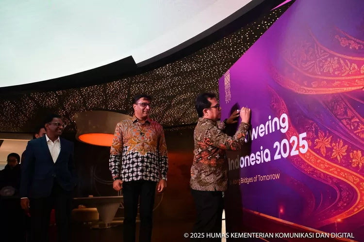 Wamenkomdigi Nezar Ajak Industri Telekomunikasi Bangun Fasilitas Komputasi AI Nasional