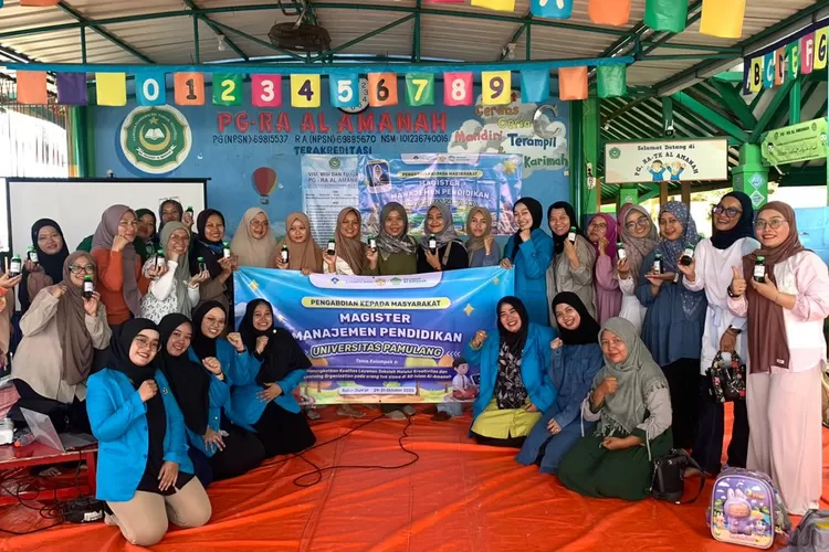 Mahasiswa Pascasarjana Unpam Tingkatkan Kualitas Layanan Sekolah SD Islam Al-Amanah Melalui Kreativitas Orang Tua