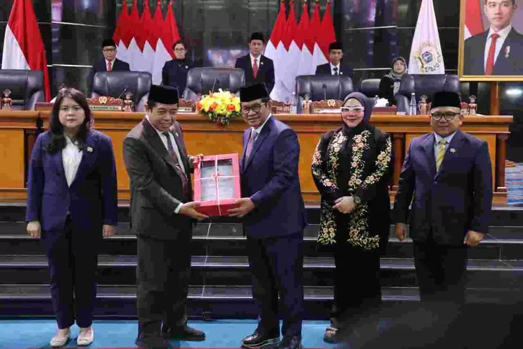 Pemprov DKI dan DPRD Sepakati Raperda APBD 2026 