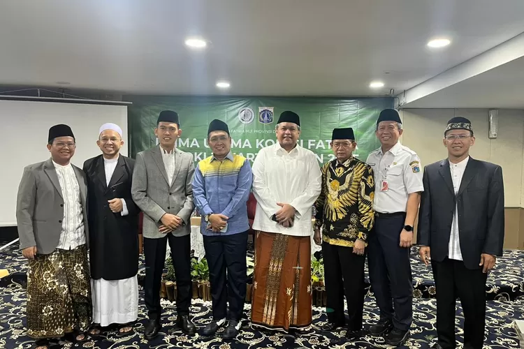 Ketua Umum MUI DKI Jakarta, KH Muhammad Faiz bersama Peserta Ijtima Ulama
