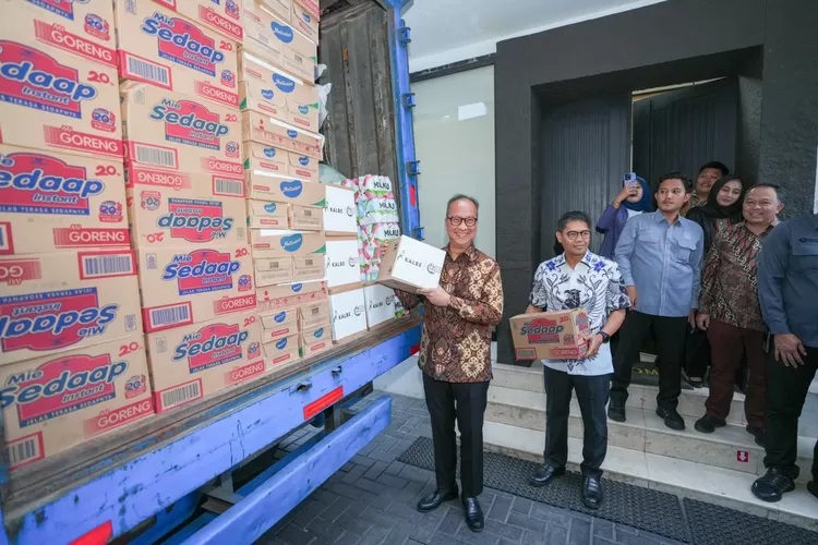 Kemenperin Salurkan Bantuan untuk Korban Bencana Banjir di Aceh, Sumut, dan Sumbar