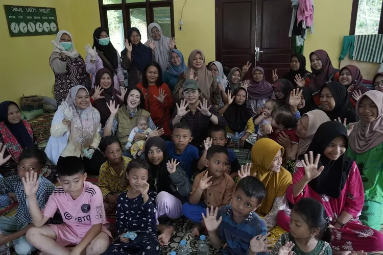 Srikandi PalmCo Turun Tangan dalam Hal Kesehatan di Wilayah Terdampak Bencana