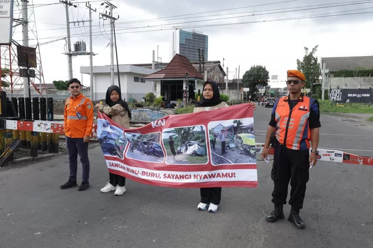 KAI Daop 6 Ingatkan Keselamatan di Perlintasan Sebidang