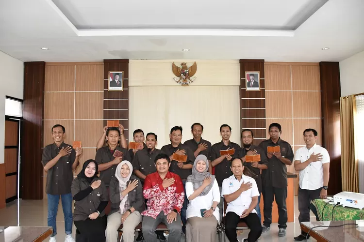 Kerek Daya Saing IKM Kulit, Kemenperin Gelar Pelatihan Teknik Carving bagi Perajin Magetan