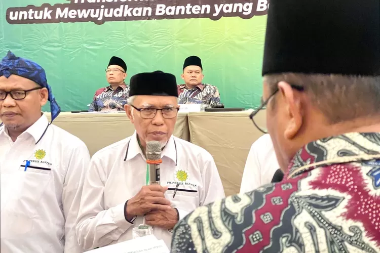 Ketua PW PERSIS Banten masa jihad 2025&ndash;2030, H. Aspuri ketika membacakan ikrar baiat - Foto: Henri Lukmanul Hakim