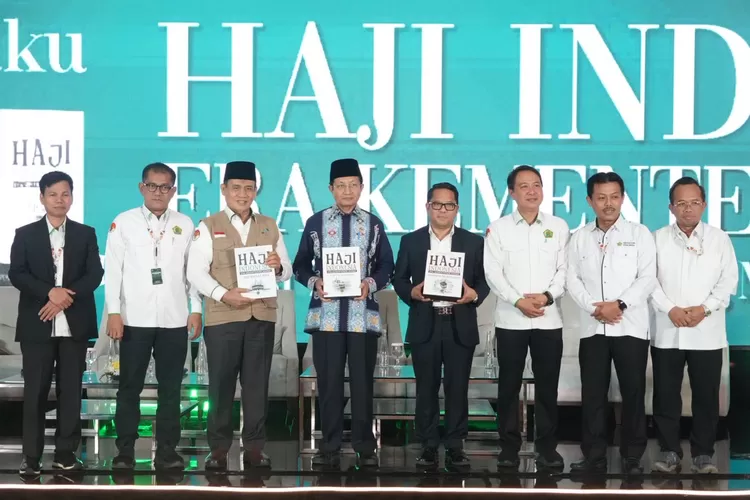 Pamitan, Ditjen PHU Persembahkan Buku Memori Kolektif 75 Tahun Kemenag Kelola Haji